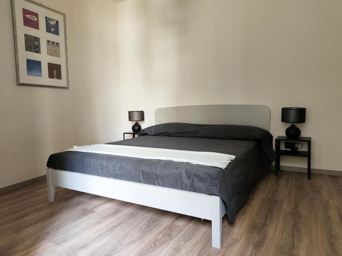 Domus Acaja Apartment Pinerolo ภายนอก รูปภาพ