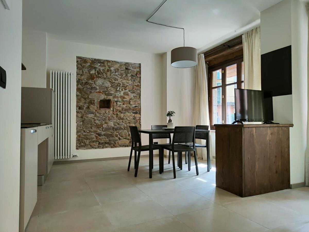 Domus Acaja Apartment Pinerolo ภายนอก รูปภาพ