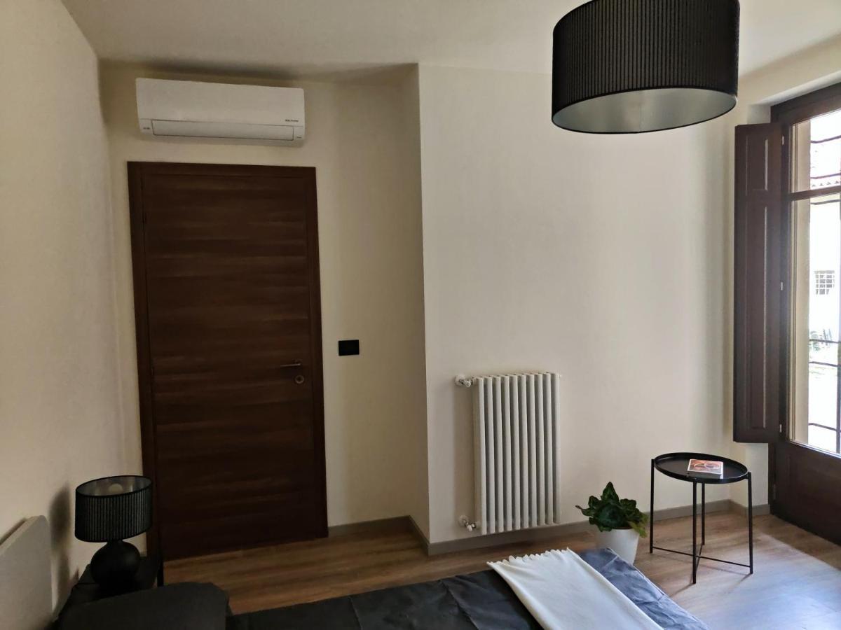 Domus Acaja Apartment Pinerolo ภายนอก รูปภาพ