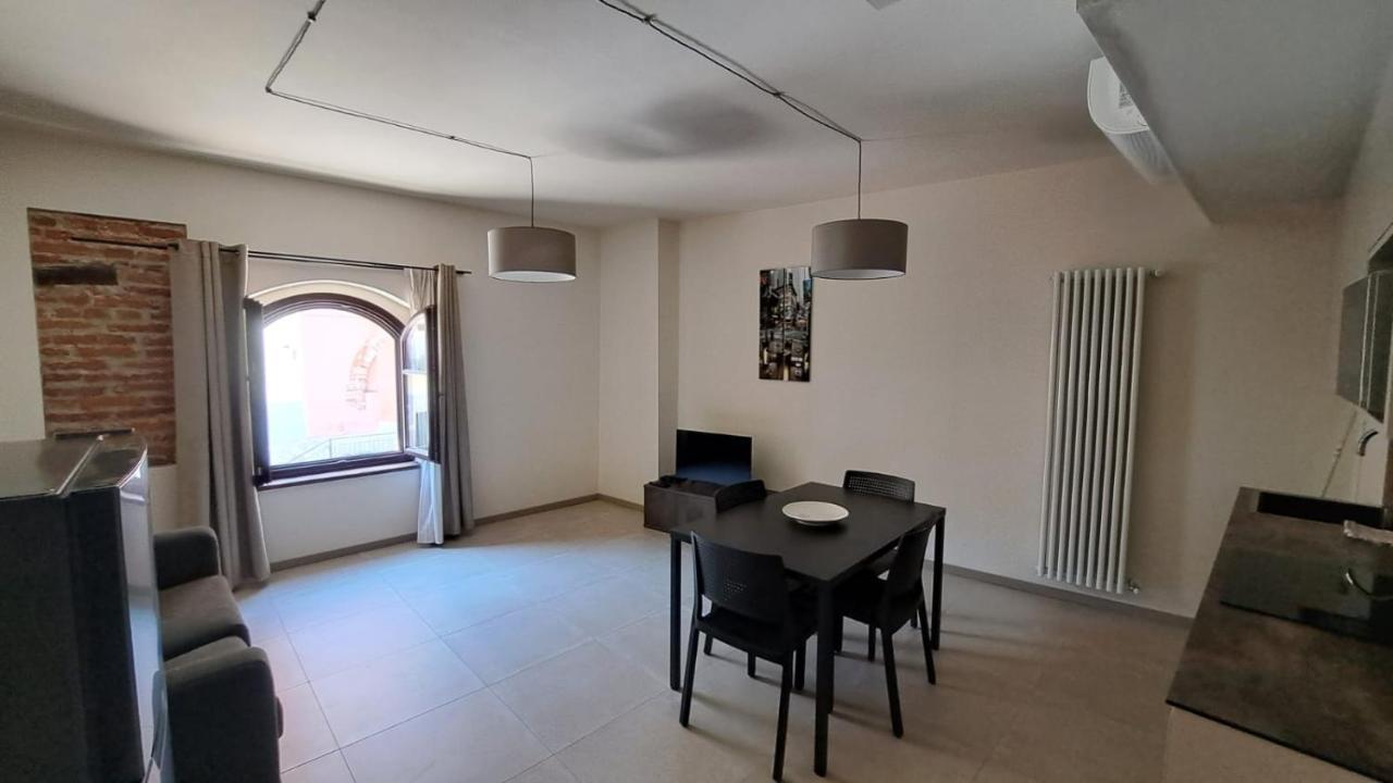 Domus Acaja Apartment Pinerolo ภายนอก รูปภาพ