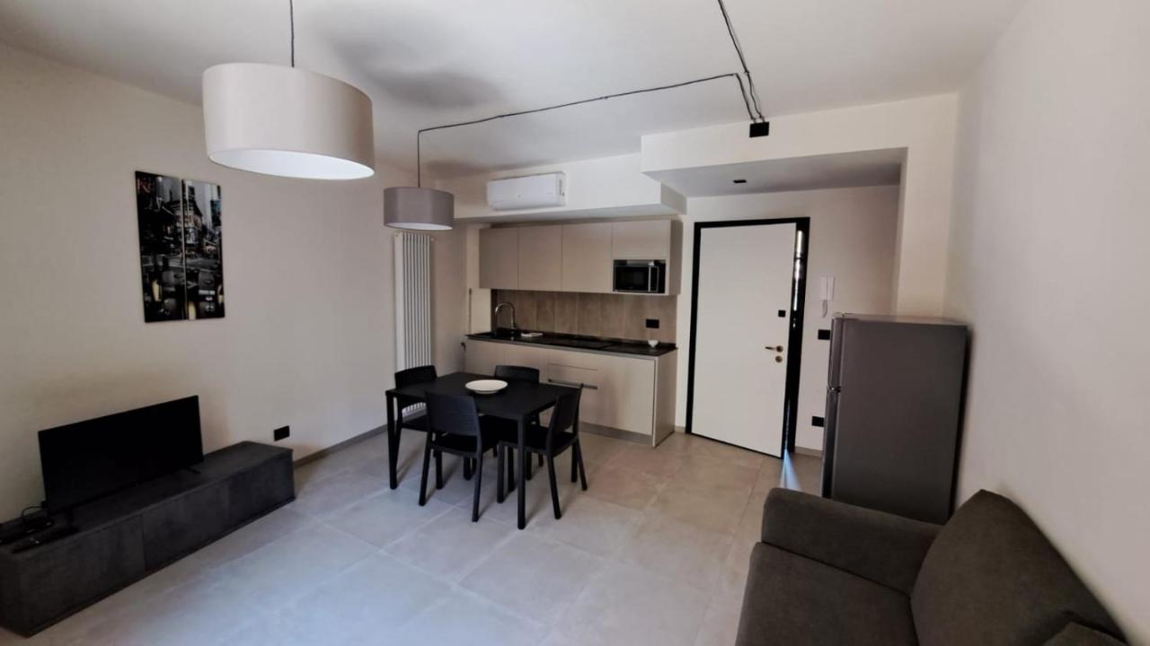 Domus Acaja Apartment Pinerolo ภายนอก รูปภาพ
